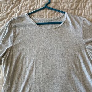 Old Navy Women’s Heather Grey Tee Large